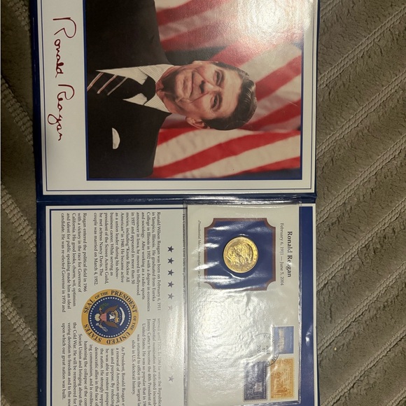 Ronald Reagan Memorial Commemorative Folder - Picture 2 of 7